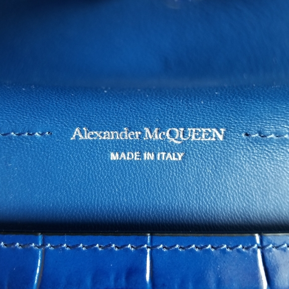 Alexander McQueen Skull Croc-Embossed Leather Pouch Indigo - Picture 4 of 8